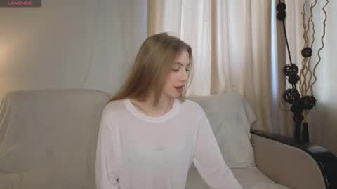 Mia online show from September 22, 6:23 am
