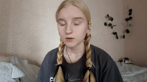 Laura online show from May 26, 5:07 am