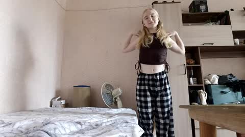 Laura online show from April 9, 7:14 am