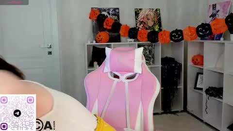 glimmer_goddesss online show from October 25, 9:17 am