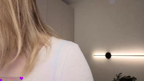 Miroslava friends call me Mira  online show from March 29, 9:58 pm