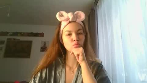 glitter_doll online show from January 6, 8:03 am
