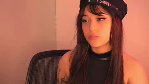 Mimi online show from February 6, 11:08 pm