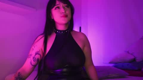 Mimi online show from May 6, 9:08 pm
