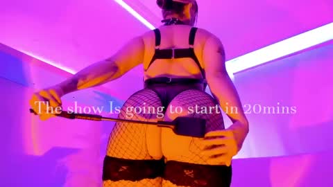 Mimi online show from May 4, 8:56 pm