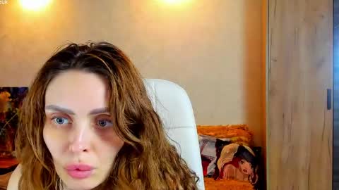 Gloria Wood online show from May 16, 8:08 pm