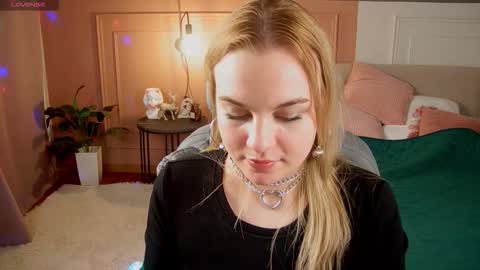 Margo online show from March 25, 1:22 am