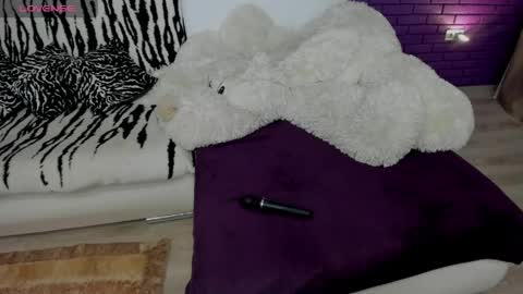 Mia online show from May 15, 5:37 pm
