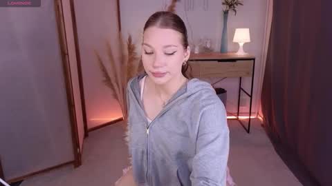 Eloise  online show from September 19, 1:54 pm