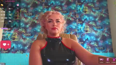 Snapshot of goddess_isabella11 chatting on September 10, 3:50 am Mrs. Isabella online show from September 10, 3:50 am