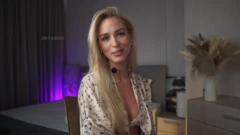 Olivia online show from April 14, 8:25 am