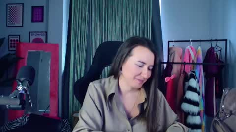 Gloria online show from April 19, 9:09 am