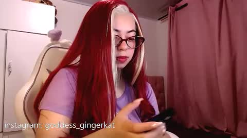 Snapshot of golden_gingerkitty chatting on October 22, 1:43 am golden_gingerkitty online show from October 22, 1:43 am