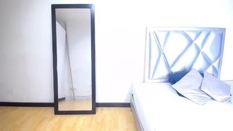 goldenn_ass1 online show from December 18, 3:55 am