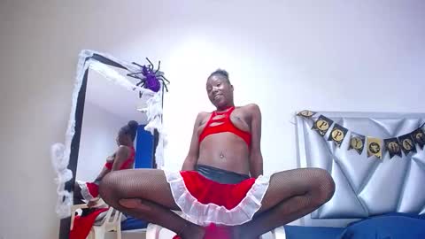 goldenn_ass1 online show from October 17, 4:48 am