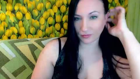 Snapshot of goldmoonn chatting on February 17, 6:17 pm goldmoonn online show from February 17, 6:17 pm