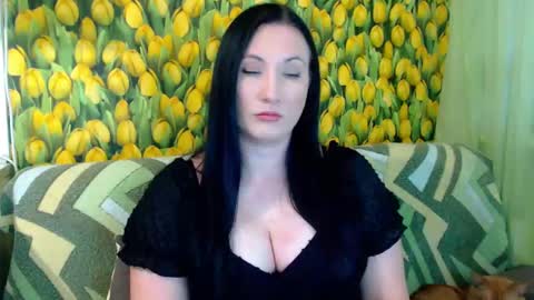 Snapshot of goldmoonn chatting on February 26, 1:11 pm goldmoonn online show from February 26, 1:11 pm