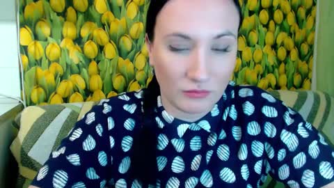 Snapshot of goldmoonn chatting on February 12, 8:07 pm goldmoonn online show from February 12, 8:07 pm