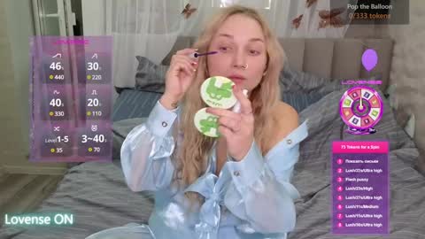 Snapshot of goodgirl0024 chatting on January 2, 8:24 pm goodgirl0024 online show from January 2, 8:24 pm
