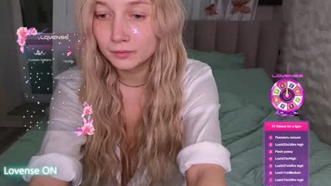 Snapshot of goodgirl0024 chatting on January 11, 7:59 pm goodgirl0024 online show from January 11, 7:59 pm