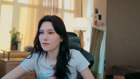 Sarra online show from May 4, 1:59 pm