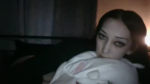 gothgirlxo online show from April 15, 12:17 pm