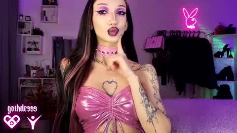    online show from April 1, 2:56 am