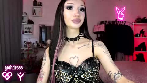    online show from April 2, 3:15 am