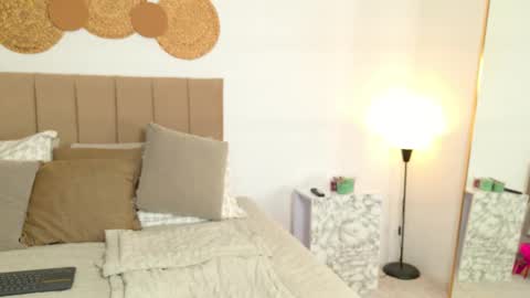 Grace clarc online show from February 2, 4:00 am