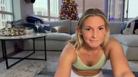 Snapshot of graciemae_baexx chatting on January 24, 9:37 pm Gracie Mae online show from January 24, 9:37 pm