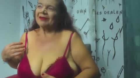 Mi Name is violeta  online show from December 13, 10:23 pm