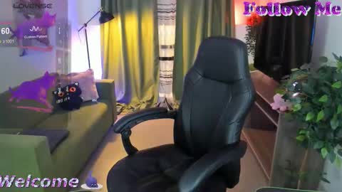 GrayceWild online show from October 13, 5:32 am