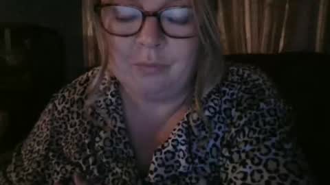 greeneyedgirl304 online show from November 1, 7:45 am