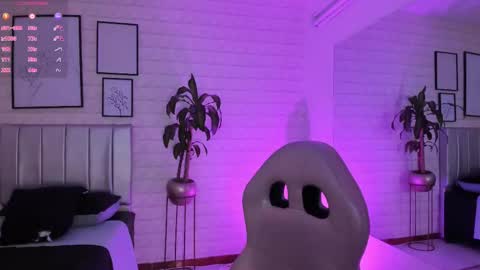   online show from November 4, 7:08 pm