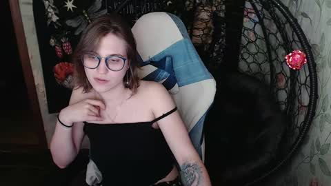 Lina online show from May 16, 1:32 pm