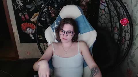 Lina online show from May 4, 1:04 pm
