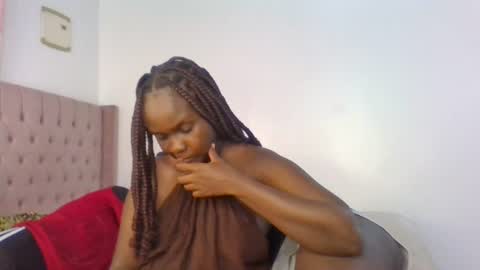 gud_lunah1 online show from July 5, 4:19 am