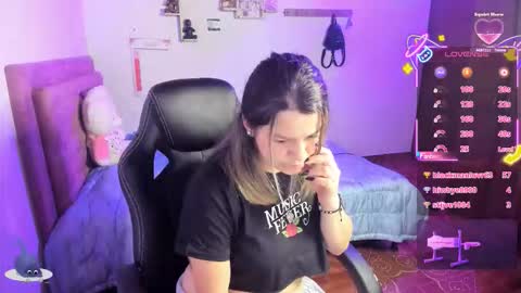 Hello Im Julieta Im 25 years old welcome to my room have fun and be happy. online show from October 13, 5:32 am