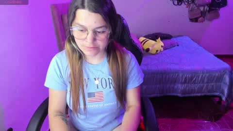 Hello Im Julieta Im 25 years old welcome to my room have fun and be happy. online show from December 31, 3:23 am