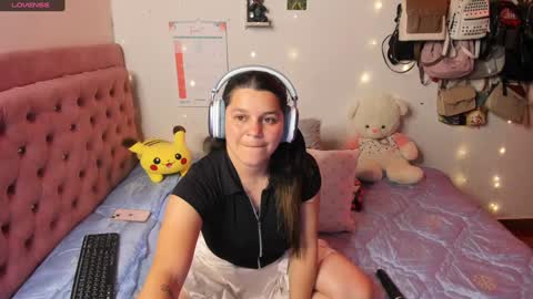 Hello Im Julieta Im 25 years old welcome to my room have fun and be happy. online show from January 21, 3:48 am
