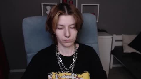 guitarandangell online show from February 12, 9:11 am