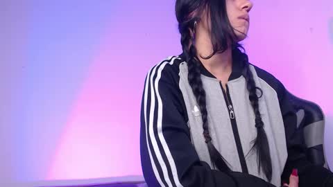 gwenhazel online show from December 1, 11:14 am