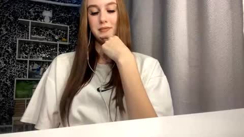 Gwen online show from September 24, 8:08 pm
