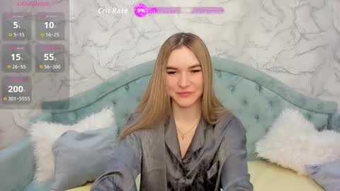 gwensmitt online show from May 25, 1:04 am