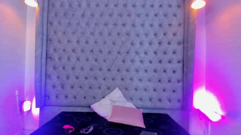 Gyal Smith online show from May 7, 4:17 am