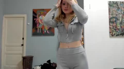 h0ney__bunny online show from October 22, 9:20 pm