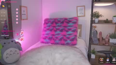 Hade online show from March 25, 8:01 pm