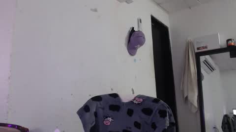 hadesmit1 online show from March 20, 2:49 am