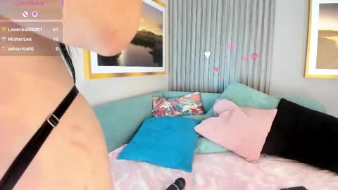 Snapshot of hailey_foxxx chatting on September 25, 11:46 pm laura online show from September 25, 11:46 pm