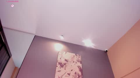 laura online show from February 11, 1:45 pm